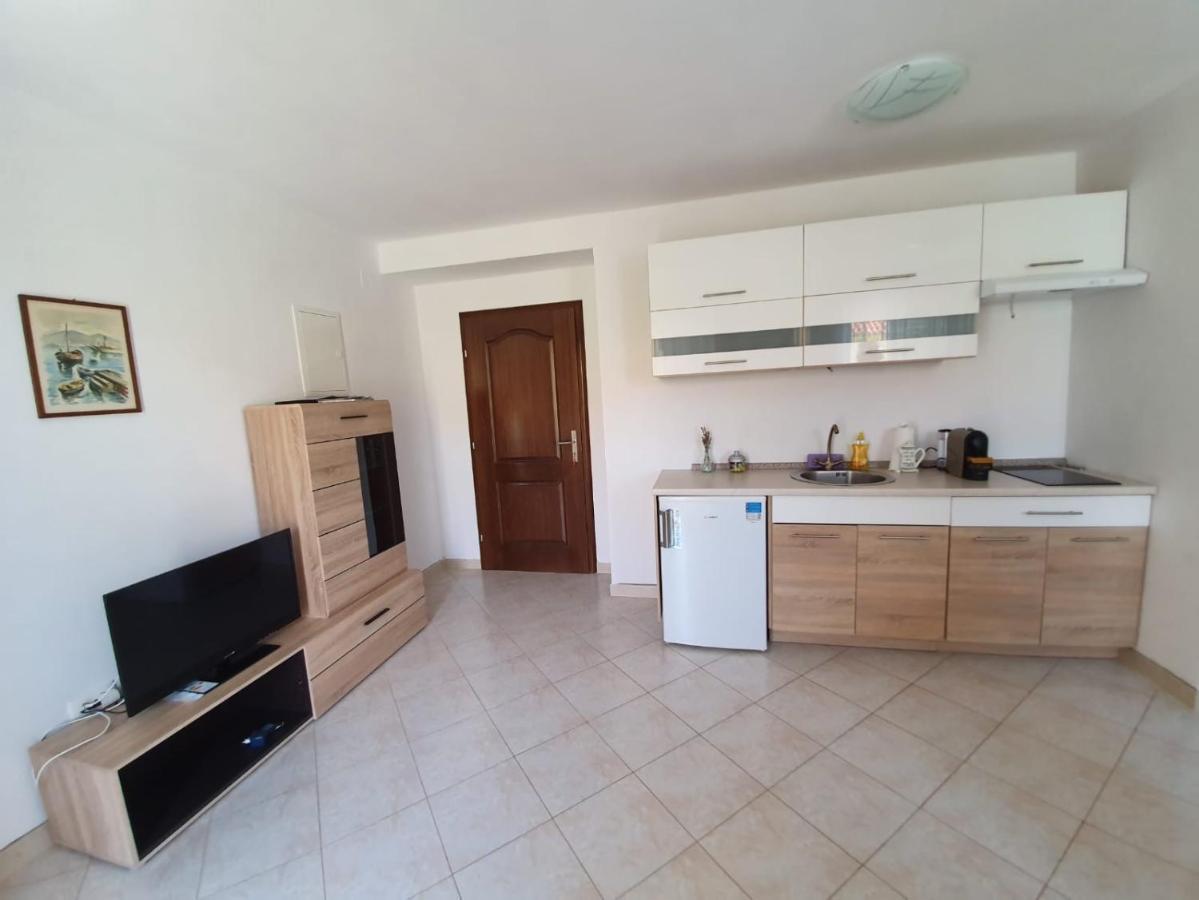 Apartments Vido Vodice Ngoại thất bức ảnh